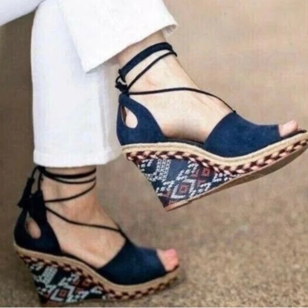 Cabi Isla Wedge Sandal Size 8.5